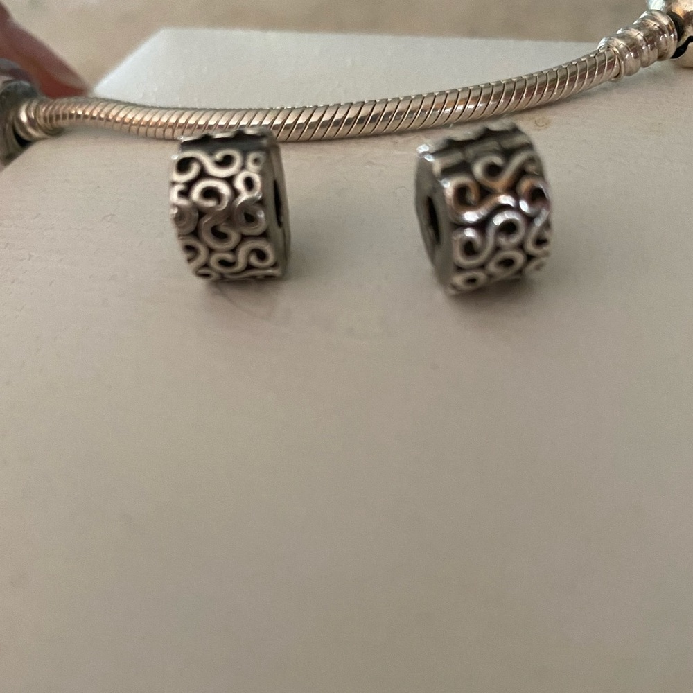 Pandora - Picture 2 of 4